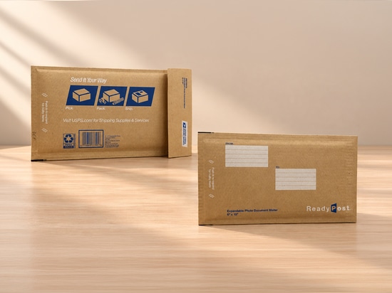 Enveloppes matelassées en papier WaveBag produites pour USPS, le service postal des États-Unis, pour des applications liées aux photographies et aux documents.