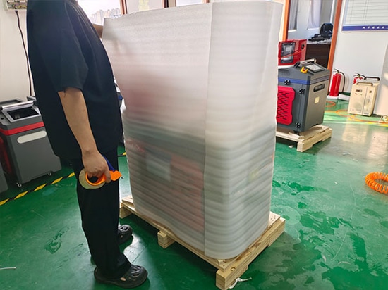 Expédition vers l'Italie de soudeuses laser 4-en-1 SUNTOP haute stabilité de 2 000 W