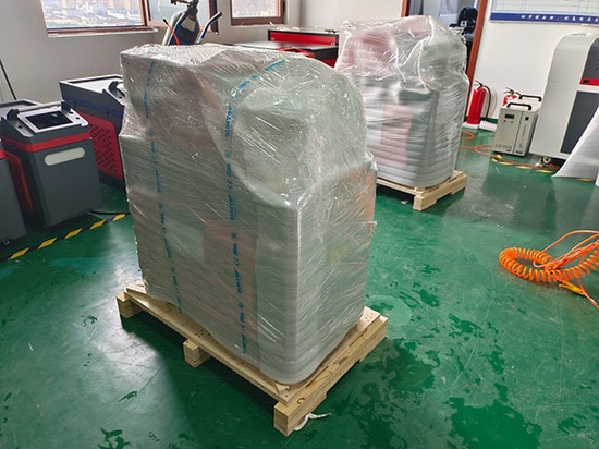 Expédition vers l'Italie de soudeuses laser 4-en-1 SUNTOP haute stabilité de 2 000 W