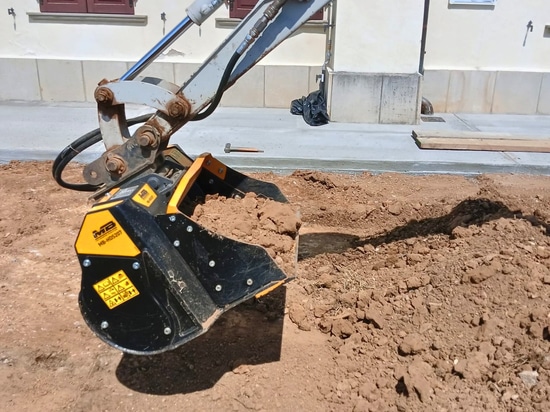Godet cribleur broyeur MB-HDS207