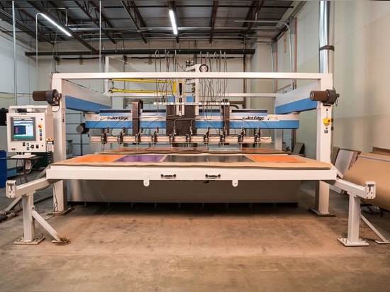 Le fabricant de jouets YOXO® double la productivité avec Jet Edge Waterjet Shuttle System