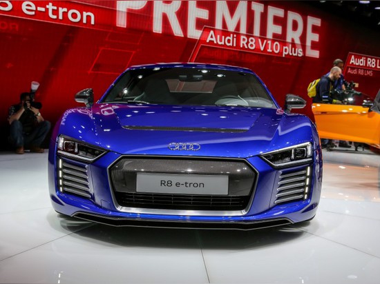 SUPERCAR ÉLECTRIQUE SÉRIEUSEMENT LISSE PAR AUDI