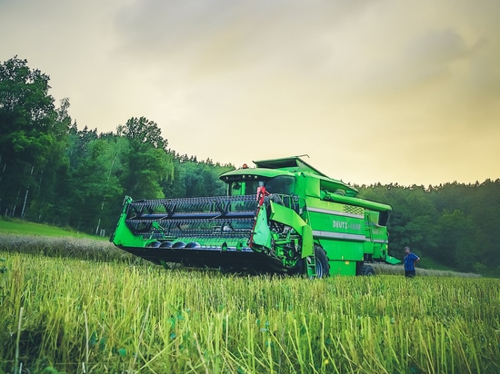 LA VÉRIFICATION DE CONCEPTION DE PRODUIT NOUVEAU EN MESURANT LE COUPLE A PRODUIT D'UN AXE DE PTO DE TRACTEUR EN THE FIELD