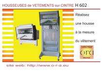 HOUSSEUSES de VETEMENTS sur CINTRE H 602 - 1